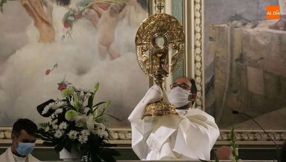 El Santísimo centró igualmente la atención en este Jueves de Corpus / CORRAL