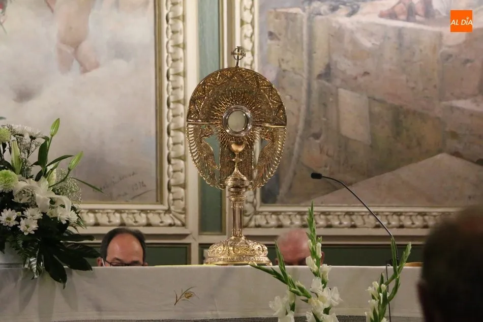 Foto 11 - El Covid-19 marca en Vitigudino la celebraci&oacute;n de los actos religiosos en honor al Sant&iacute;simo  