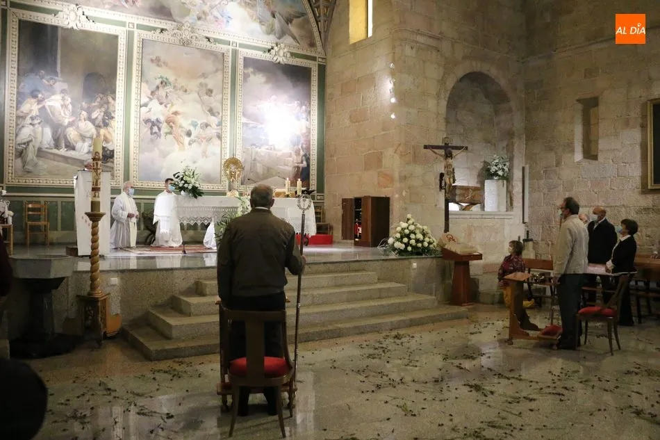 Foto 8 - El Covid-19 marca en Vitigudino la celebraci&oacute;n de los actos religiosos en honor al Sant&iacute;simo  