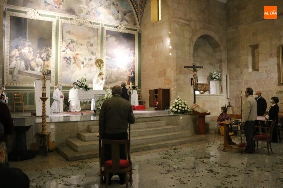 Foto 6 - El Covid-19 marca en Vitigudino la celebraci&oacute;n de los actos religiosos en honor al Sant&iacute;simo  