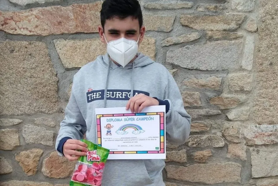 Foto 3 - El Ayuntamiento entrega un diploma a los ni&ntilde;os de Robledo Hermoso por su &lsquo;buen comportamiento&rsquo; ...