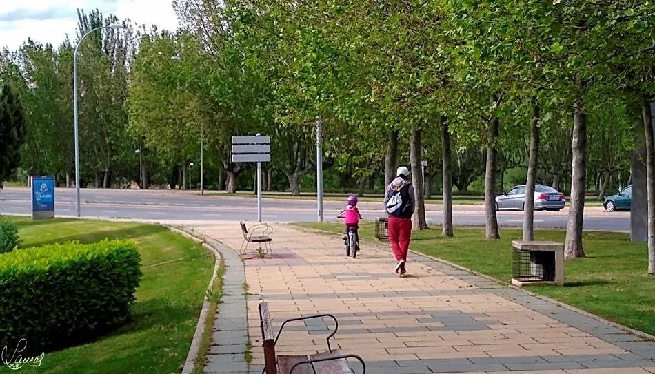 Imagen de los primeros paseos tras el confinamiento. Foto: Manuel Lamas