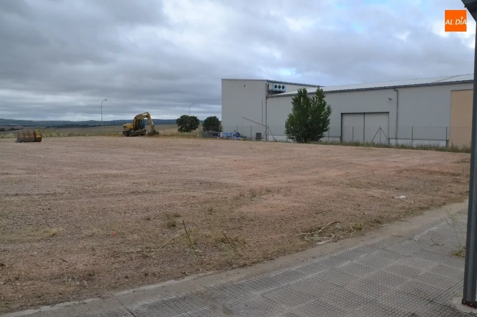Foto 2 - Comienza la construcci&oacute;n de un circuito para motos en el Pol&iacute;gono de Las Vi&ntilde;as  