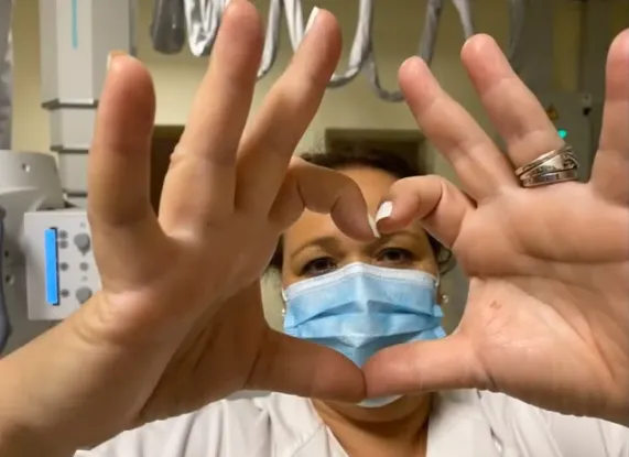 Cáritas muestra a base de corazones ‘El poder de cada persona’  