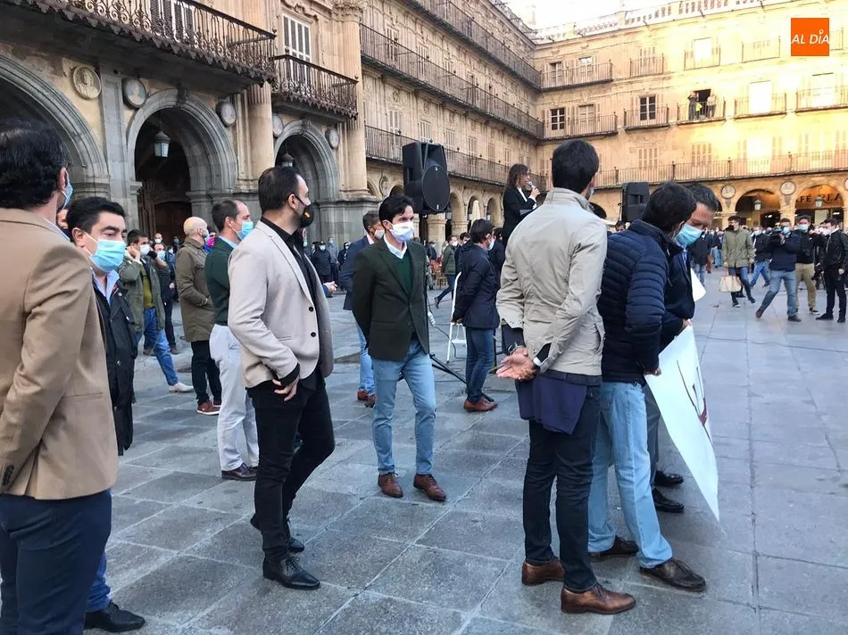 Foto 11 - Lleno en la Plaza Mayor para defender la tauromaquia: &ldquo;La cultura no se puede limitar, la cultura ...
