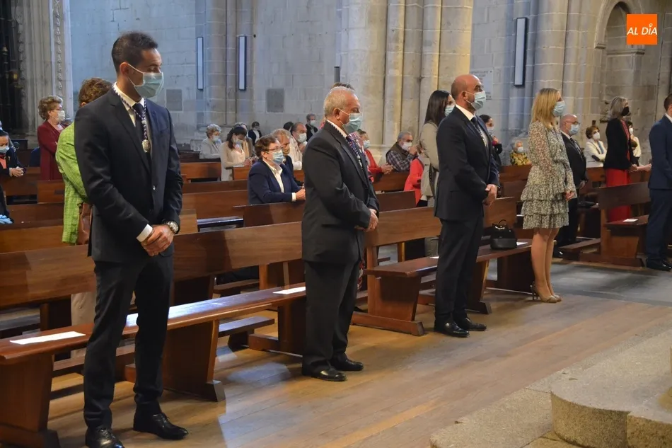 Foto 4 - La Catedral de Santa Mar&iacute;a acoge una procesi&oacute;n expr&eacute;s del Sant&iacute;simo  