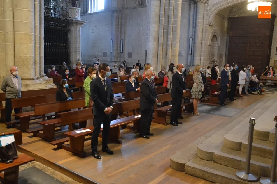 Foto 2 - La Catedral de Santa Mar&iacute;a acoge una procesi&oacute;n expr&eacute;s del Sant&iacute;simo  