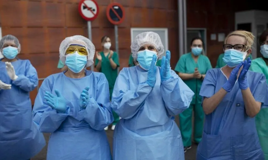 Gracias a todos los que habéis hecho posible que llegase este día, afirmaba Francisco Igea, vicepresidente de la Junta, en las redes sociales. Foto @FranciscoIgea