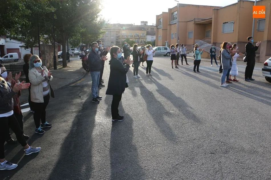 Foto 3 - Aplausos en el centro de salud de Guijuelo por tercer lunes consecutivo