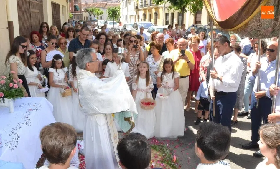 La parroquia de San Cristóbal celebrará el domingo la Octava de Corpus con una procesión a...