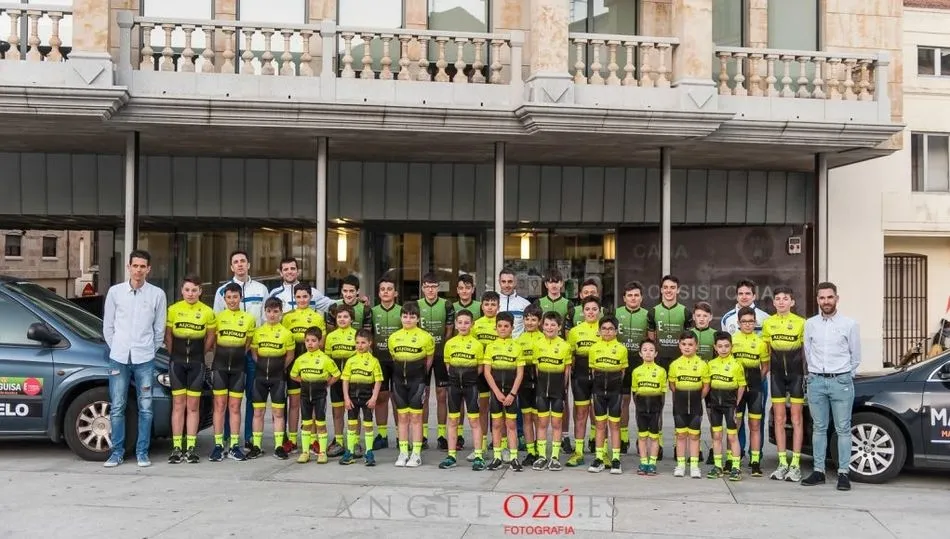 Escuela de ciclismo de Moisés Dueñas