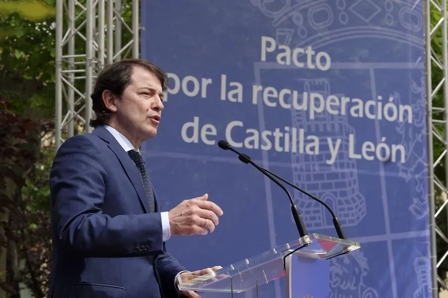Foto 7 - Castilla y Le&oacute;n se reivindica como ejemplo de di&aacute;logo y concordia con su Pacto para la...