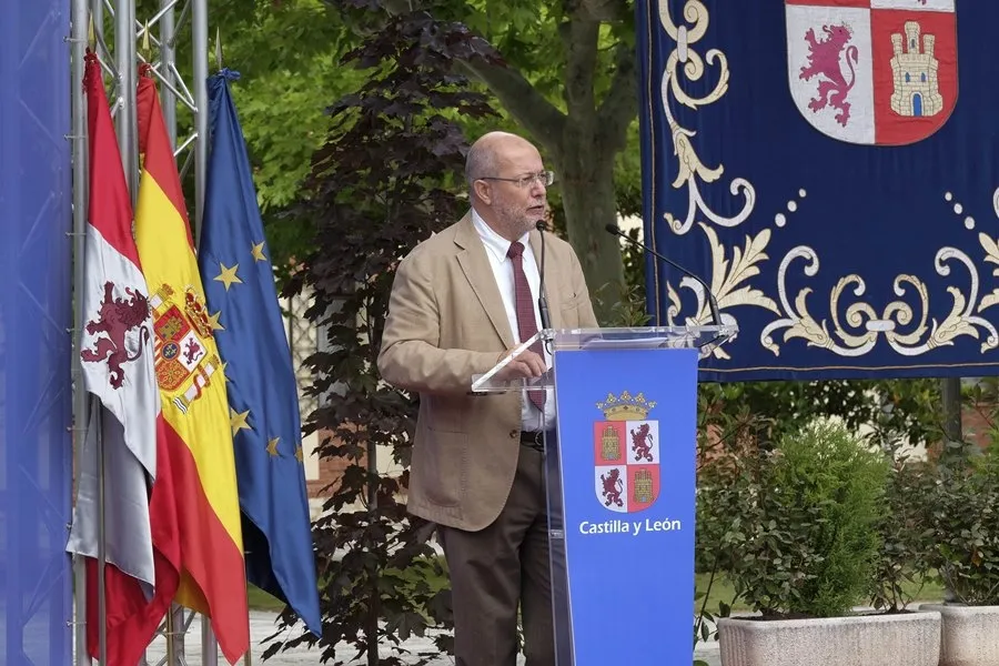 Foto 3 - Castilla y Le&oacute;n se reivindica como ejemplo de di&aacute;logo y concordia con su Pacto para la...