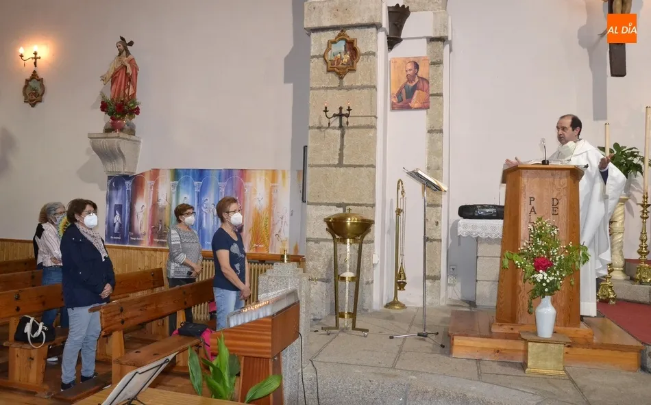 Foto 9 - En marcha el triduo de la Parroquia de San Crist&oacute;bal en honor al Sagrado Coraz&oacute;n de Jes&uacute;s  