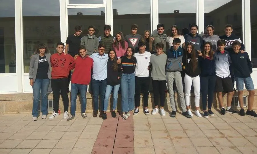 Foto 2 - Graduaci&oacute;n online para los estudiantes del colegio Marista Champagnat