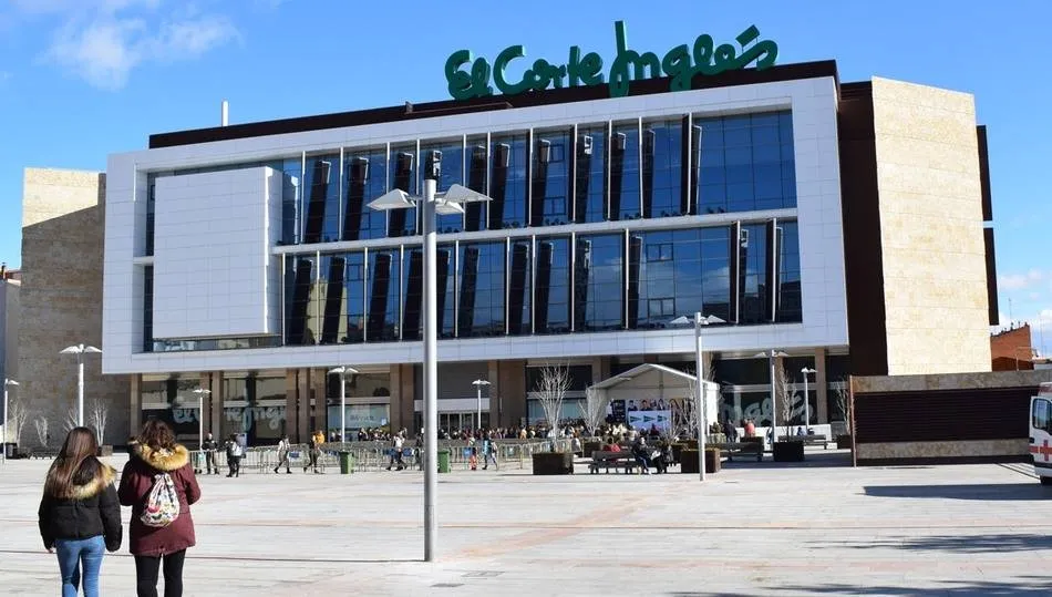 El Corte Inglés ofrece grandes descuentos de hasta el 40% en todas las áreas de venta sólo...