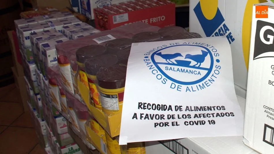 Foto 7 - El club de senderismo Abadengo en Marcha entrega 2.000 kilos de productos al Banco de Alimentos de...