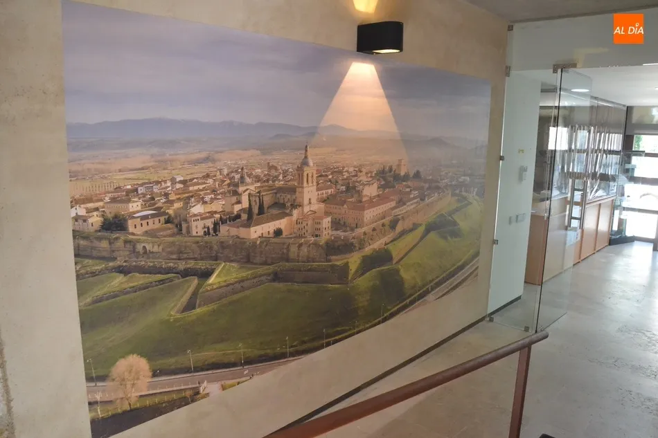 Foto 5 - Abre sus puertas la nueva Oficina de Turismo del Palacio de los &Aacute;guila  