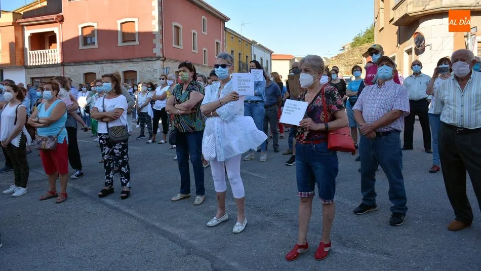 Foto 8 - El Abadengo se une en la defensa de una atenci&oacute;n sanitaria de calidad en su medio rural