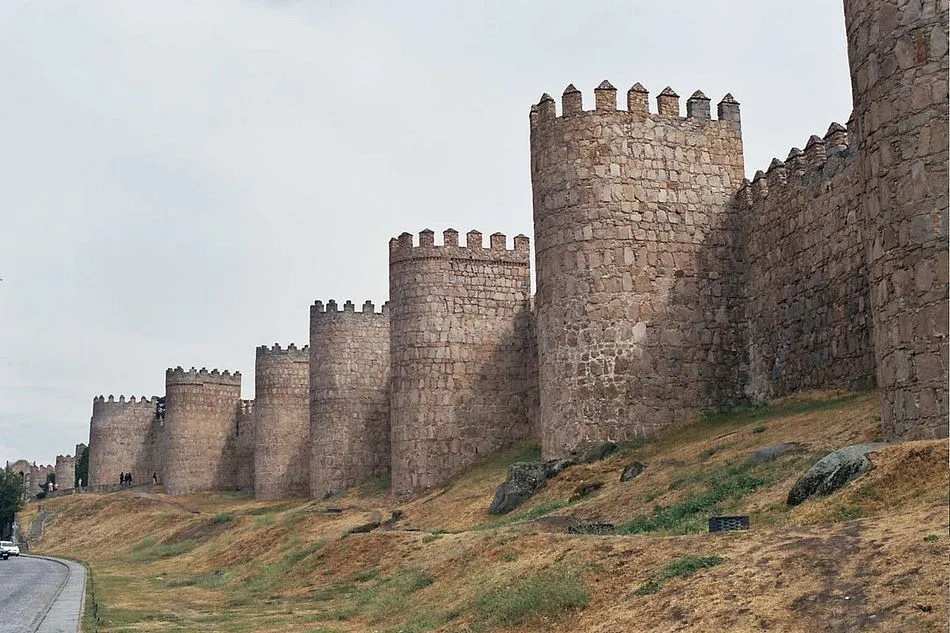 Monumentales murallas de Ávila - Wikipedia