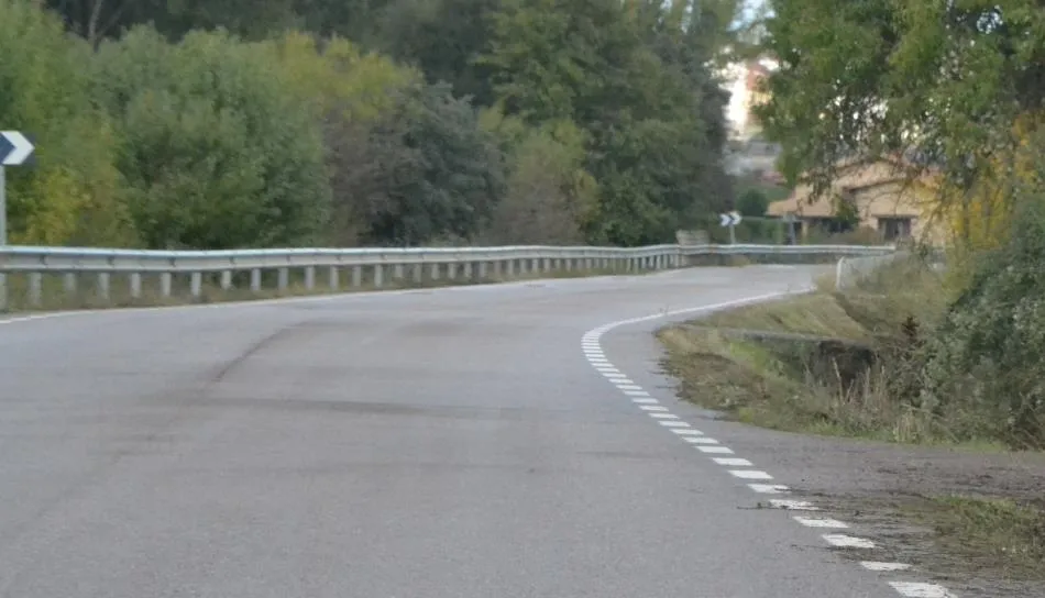 Evacuado al Hospital un motorista de 43 años accidentado en la carretera de Sanjuanejo  