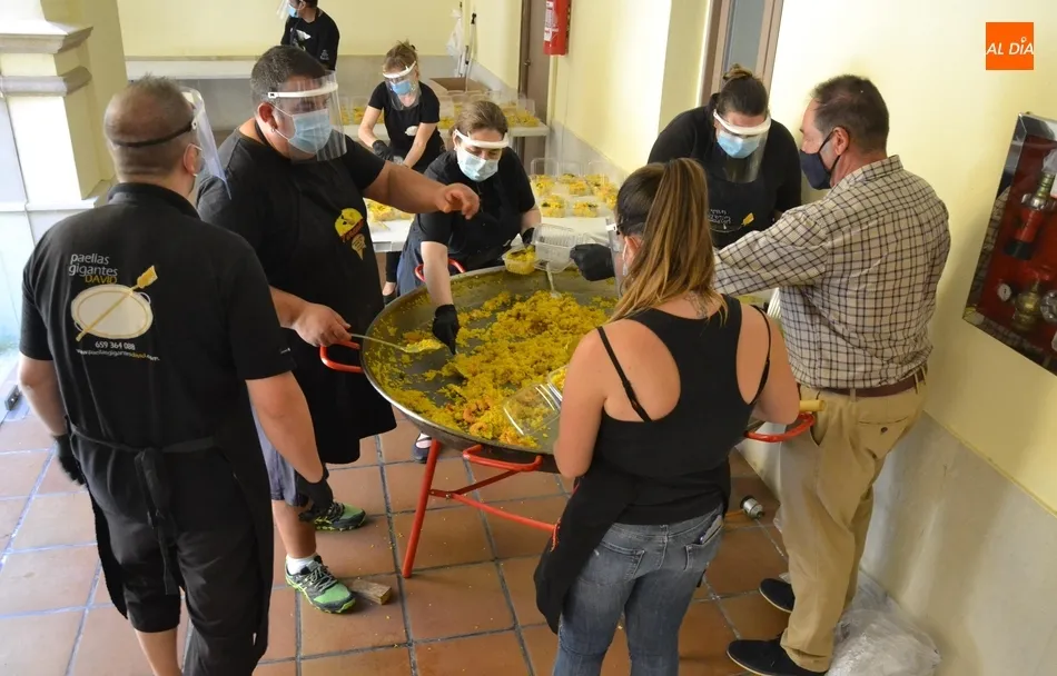 Foto 9 - Gran &eacute;xito de la paella solidaria contra el Covid-19 con 1.008 raciones repartidas  