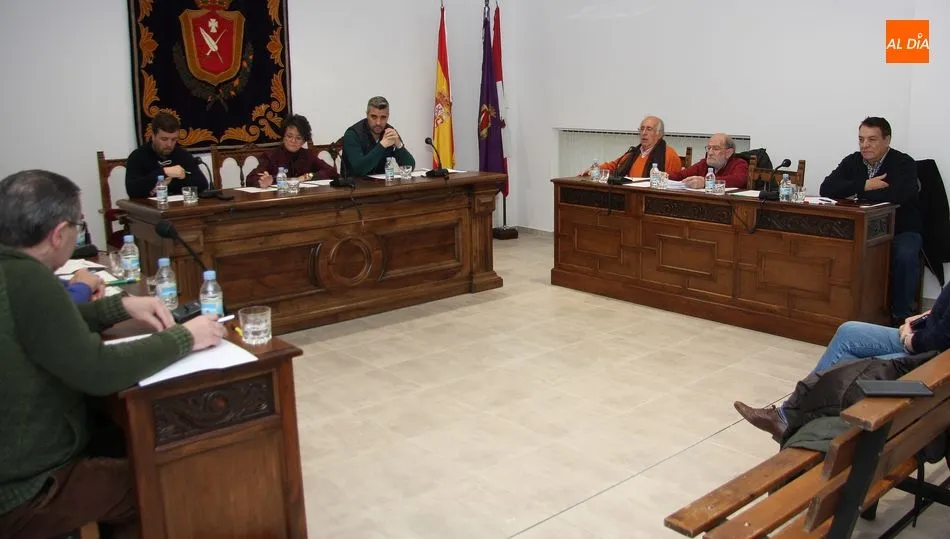 Pleno extraordinario de febrero en el que se abordó la necesidad de actualizar el ROM / CORRAL