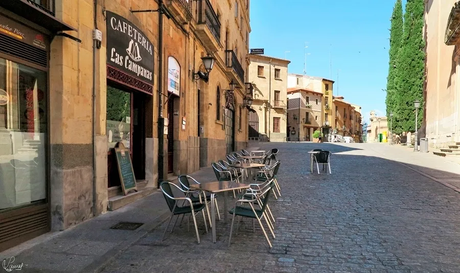 Terraza en la Rúa Antigua. Foto de archivo de M. Lamas