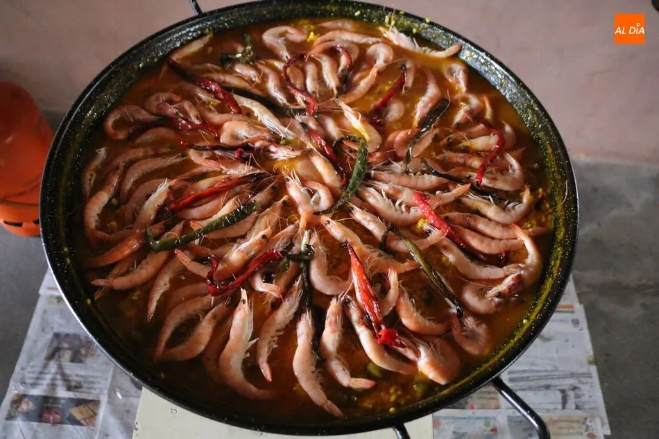 Foto 7 - Peralejos de Abajo celebra San Juan con 105 raciones de paella  