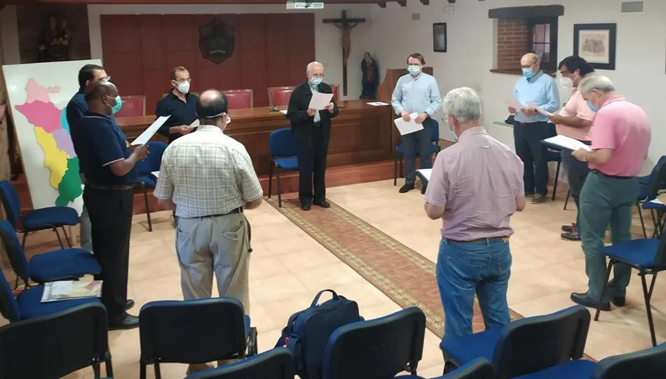 Los arciprestes mantienen una reunión para revisar el desarrollo del curso pastoral  