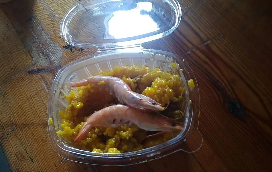 Foto 3 - Peralejos de Abajo celebra San Juan con 105 raciones de paella  