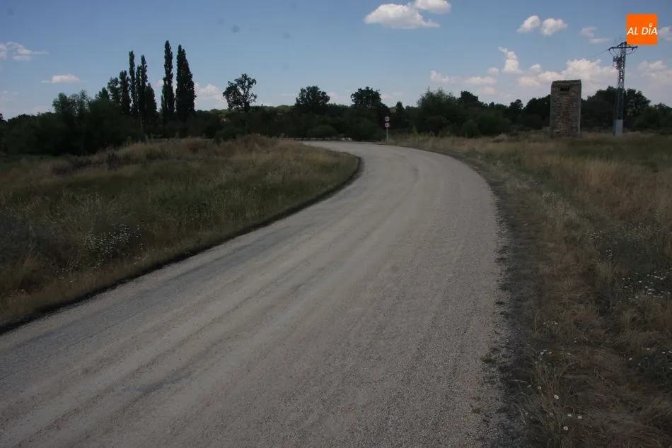 Foto 7 - Peligroso estado de la DSA-550 entre Villarmuerto y el cruce de Brincones-Espada&ntilde;a-Puertas  