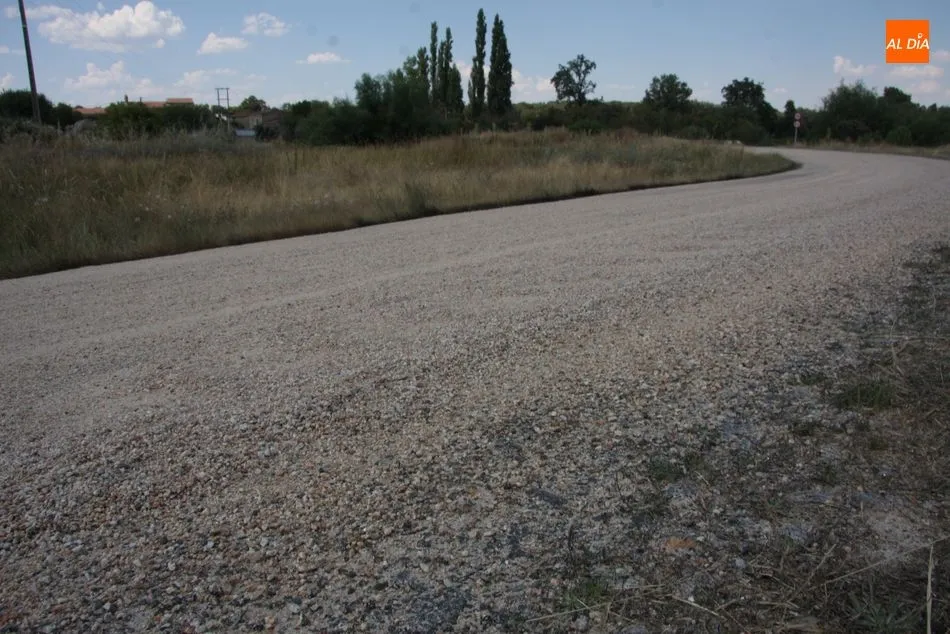 Foto 6 - Peligroso estado de la DSA-550 entre Villarmuerto y el cruce de Brincones-Espada&ntilde;a-Puertas  