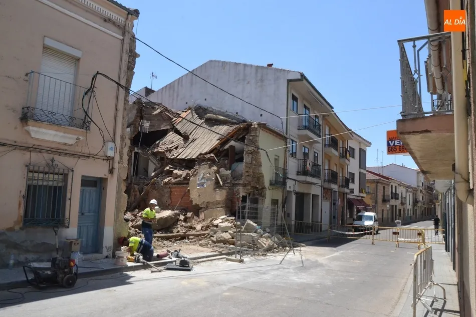 Foto 3 - Se derrumba parcialmente una casa en la calle Santa Clara  