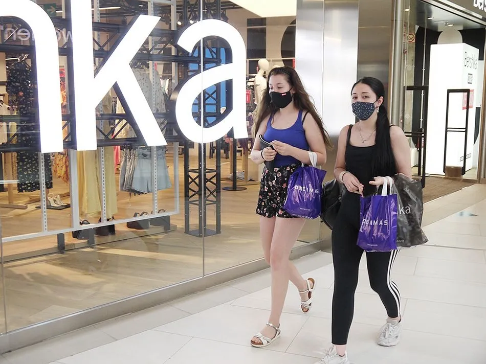 Las rebajas del Centro Comercial El Tormes se estrenan con descuentos de hasta el 70%