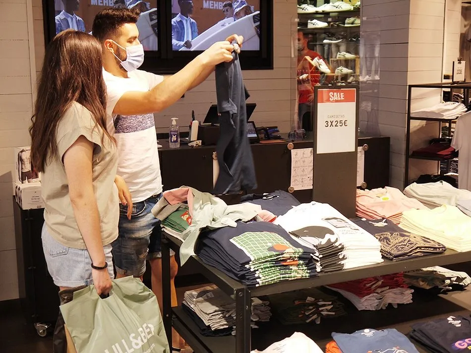 Foto 7 - Las rebajas del Centro Comercial El Tormes se estrenan con descuentos de hasta el 70%