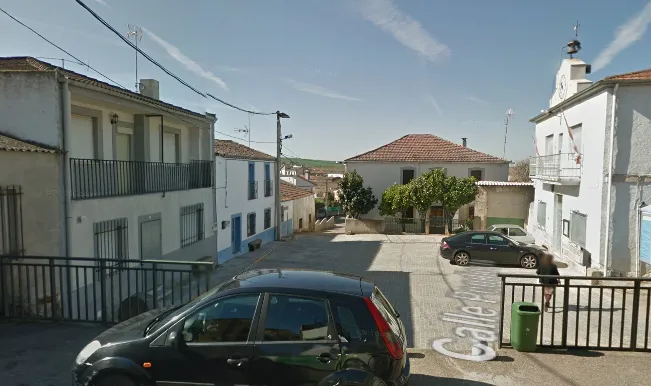 Castillejo de Martín Viejo cambia el nombre de varias vías de la localidad  