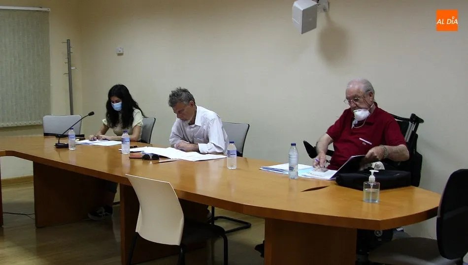 Concejales del Grupo VyC en el salón de plenos del Ayuntamiento de Villarino / CORRAL