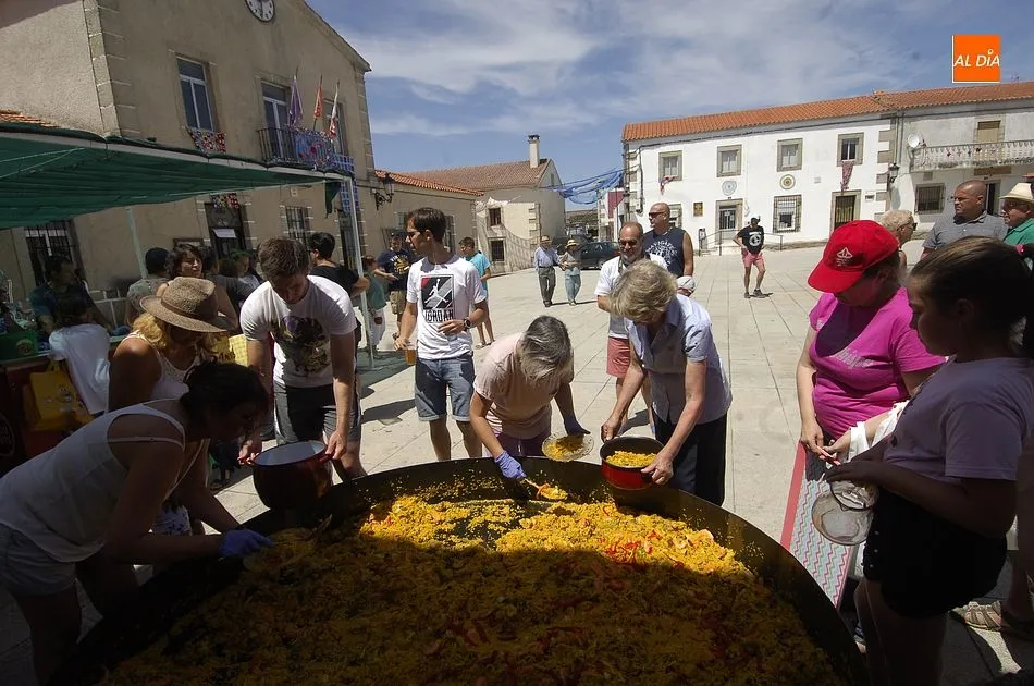 Imagen de la paella de las fiestas de verano 2019 de Aldea del Obispo