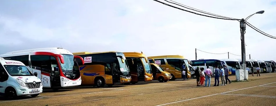 Foto 7 - La peque&ntilde;a y mediana empresa del sector del autob&uacute;s reclama medidas de ayuda