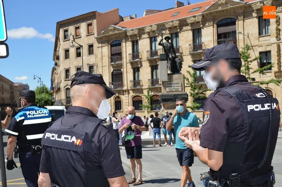 Foto 10 - CCOO y UGT se manifiestan en Salamanca: &ldquo;Vamos a salir de la crisis&rdquo;