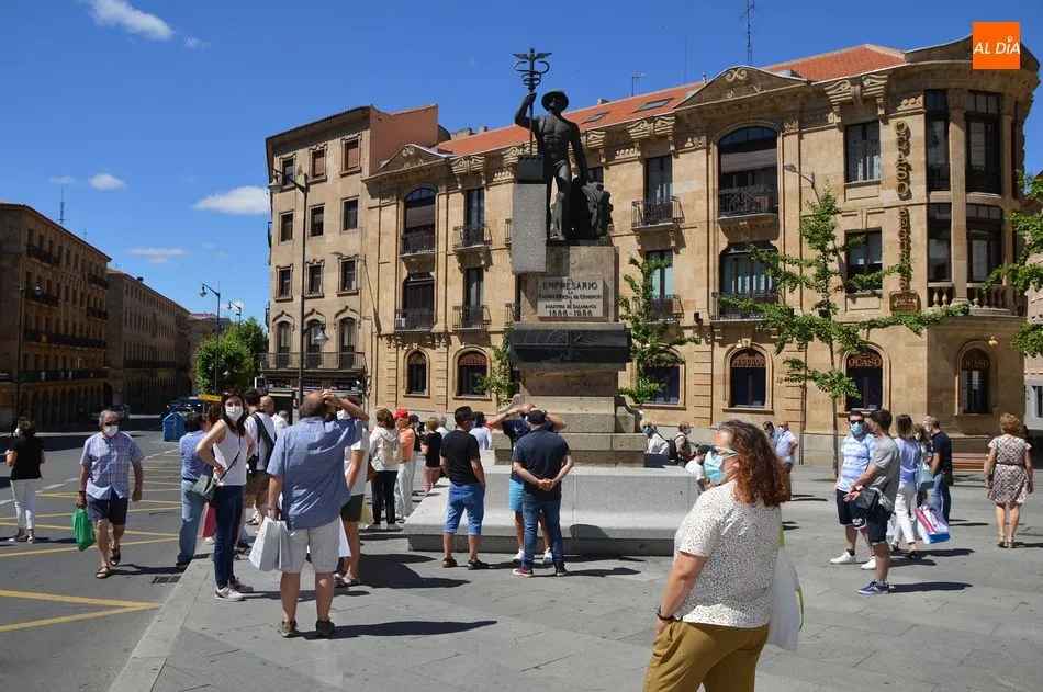 Foto 8 - CCOO y UGT se manifiestan en Salamanca: &ldquo;Vamos a salir de la crisis&rdquo;
