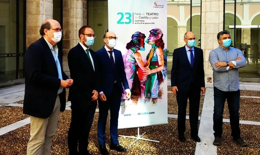Presentación de la Feria de Teatro de CyL con el consejero de Cultura y Turismo, Javier Ortega, estaban el presidente de la Diputación, Javier Iglesias, el alcalde mirobrigense, Marcos Iglesias, y el director de la Feria de Teatro de Castilla y León, Manu