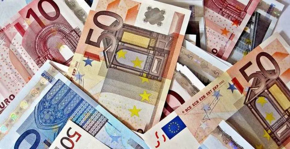 Los datos trimestrales muestran un hundimiento del consumo de los hogares del 6,6%, su mayor descenso de la serie histórica