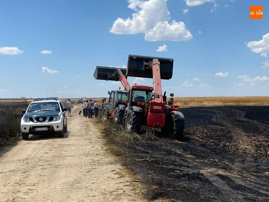 Foto 3 - Un incendio en B&oacute;veda del R&iacute;o Almar llega hasta los m&aacute;rgenes de una mina de cuarzo