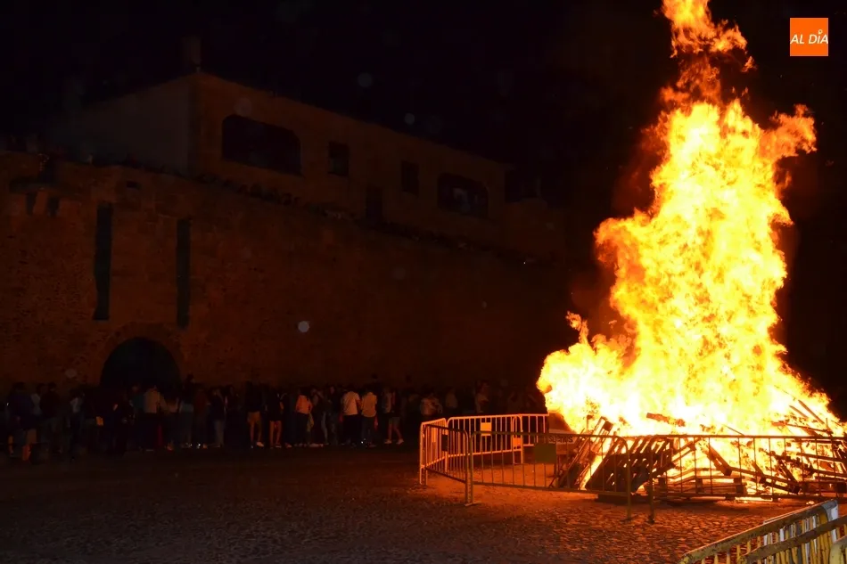Las hogueras de San Juan, uno de los eventos que se han tenido que suspender estos meses