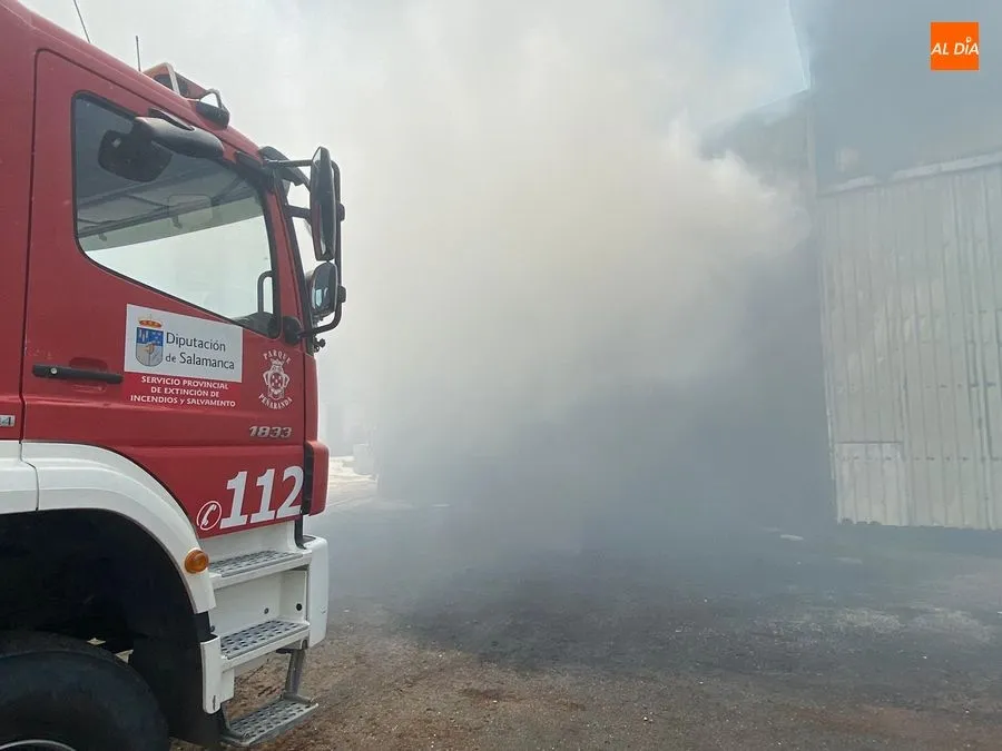 Foto 7 - Espectacular fuego en una f&aacute;brica de aceites y grasas industriales en Aldeaseca de la Frontera