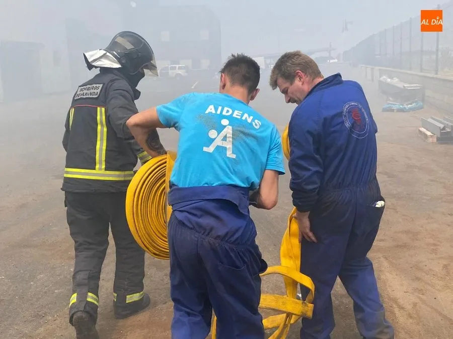 Foto 4 - Espectacular fuego en una f&aacute;brica de aceites y grasas industriales en Aldeaseca de la Frontera