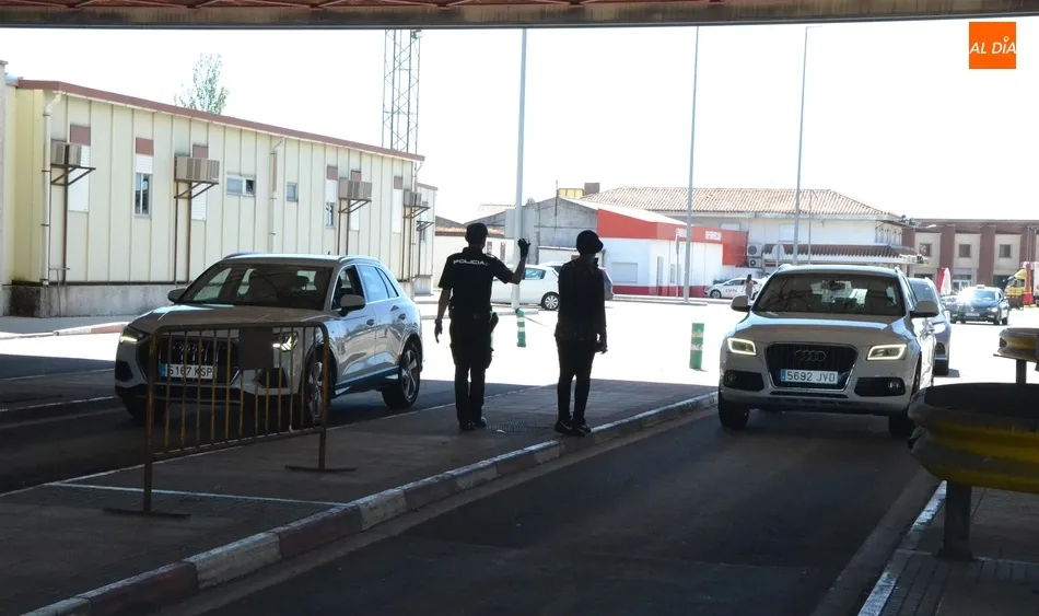 Foto 3 - Reabre al libre tr&aacute;nsito &ldquo;la frontera m&aacute;s antigua de Europa&rdquo; tras 107 d&iacute;as de cierre  