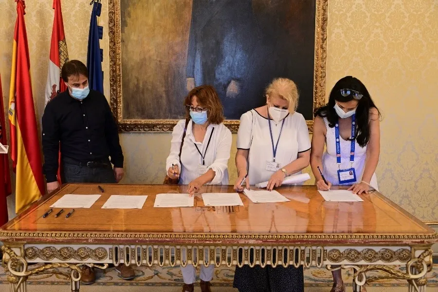 Foto 3 - La Sociedad de Turismo y los gu&iacute;as oficiales de Salamanca trabajar&aacute;n conjuntamente para reactivar ...